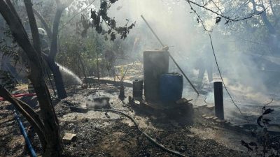 Antakya İlçesi Karlısu Mahallesi’nde, vatandaşlar tarafından depo olarak kullanılan bir