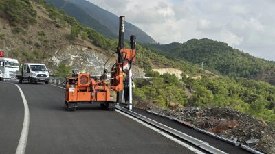 Hatay Büyükşehir Belediyesi, Arsuz-Kale ile Samandağ-Çevlik arasındaki yol yapımını 2