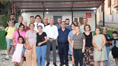 Antakya Belediye Başkanı İbrahim Naci Yapar, Kışlasaray Mahallesi’nde muhtar Ali