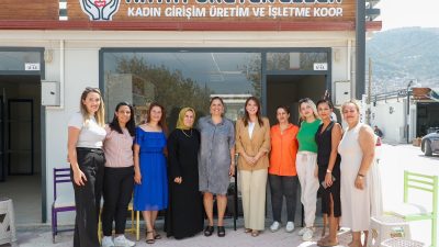 Hatay Valiliği sosyal medya hesabından yaptığı paylaşımda, “Üreten Kadınlar, Güçlü