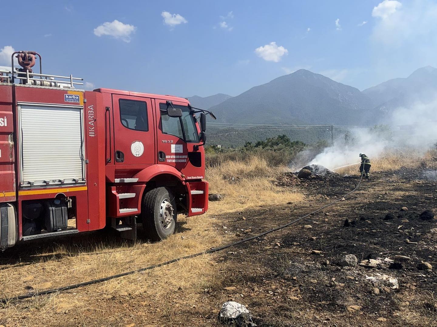 Hassa’da Çöp Yangını Söndürüldü