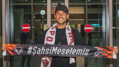 Hatayspor’un yeni transferi Francisco Calvo, Mersin’e geldi. Bordo-beyazlı ekibin kadrosuna