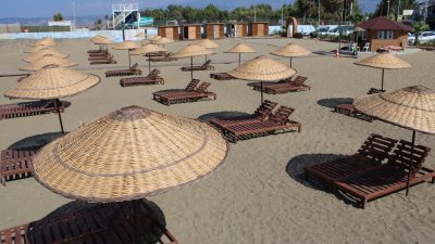 Hatay Büyükşehir Belediyesi, Arsuz-Gülcihan bölgesine yeni bir plaj kazandırdı. Denize