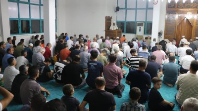 Hatay’ın Antakya ilçesinde Mevlid Kandili münasebetiyle TOKİ Resulullah Camisi’nde anlamlı