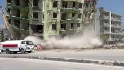 Hatay’ın Hassa ilçesinde, Kahramanmaraş merkezli depremlerde ağır hasar gören binaların