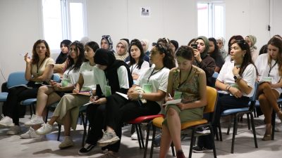 Hatay’ın Arsuz ilçesinde, tarım alanındaki yenilikleri ve kariyer fırsatlarını gençlerle