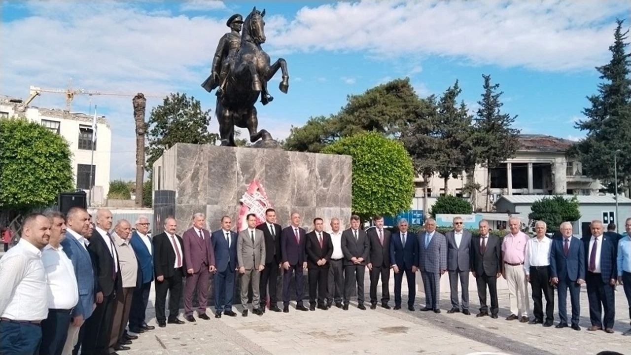 Atatürk Büstü’nde Ahilik Haftası Anması