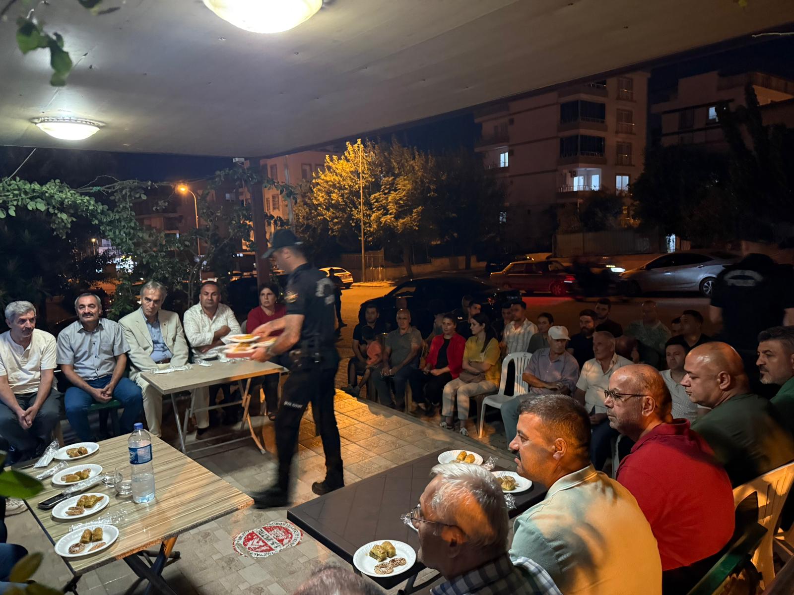 İskenderun’da polis halkla buluştu