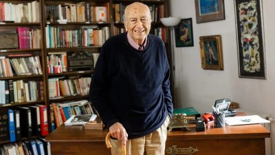 Türkiye’nin önemli gazetecilerinden ve yazarlarından Hıfzı Topuz, 26 Eylül 2023’te