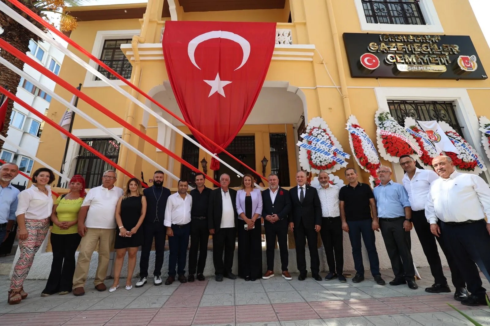 İskenderun’un tarihi binası törenle kapılarını açtı