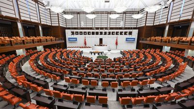 Türkiye Büyük Millet Meclisi (TBMM), iki aylık tatilin ardından 1