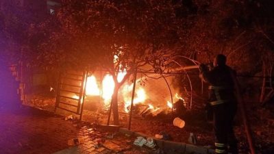 Hatay’ın Antakya ilçesi Narlıca Mahallesi’nde bulunan bir konteynerde çıkan yangın,