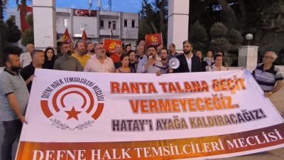 Hatay’ın Defne ilçesinde Halk Temsilcileri Meclisi, Defne Belediyesi önünde bankamatik