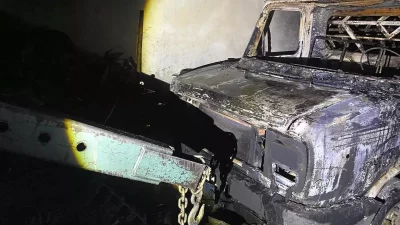 Park halindeyken motoru yanan kamyonet kullanılmaz hale geldi. İtfaiye müdahale