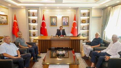 Eski Başbakanlardan Merhum Mesut Yılmaz’ın kardeşi Turgut Yılmaz, Hatay’a geldi.