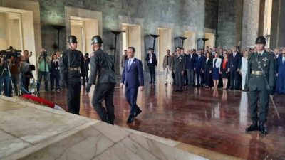 Cumhuriyet Halk Partisi (CHP), 101. kuruluş yıldönümünü Anıtkabir’de düzenlenen törenle