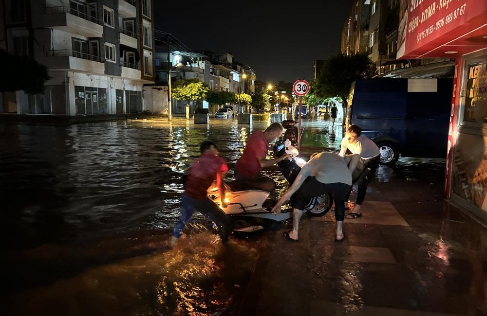 Hatay’ın İskenderun ilçesinde akşam