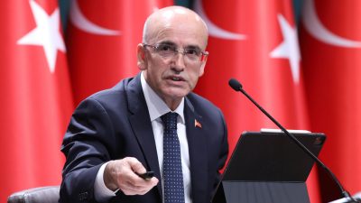 Hazine ve Maliye Bakanı Mehmet Şimşek, yıllık enflasyonun son üç