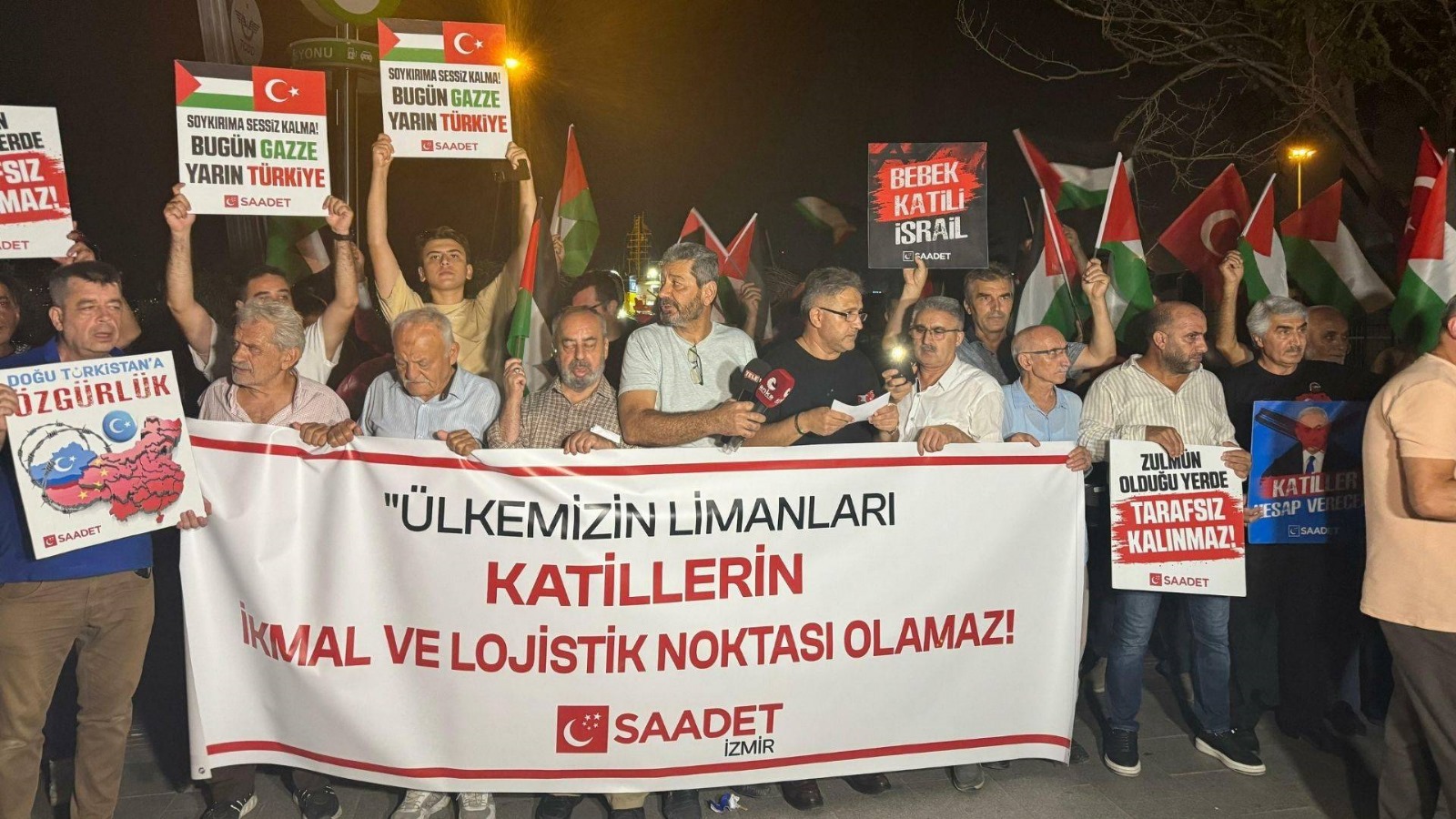 Saadet Partililer, ABD gemisini protesto etti