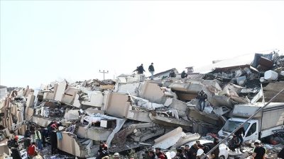 Antakya ilçesinde 57 bloktan 43'ünün yıkılması sonucu 526 kişinin hayatını