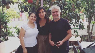 Usta oyuncu Uğur Yücel deprem sonrası yaralarını sarmaya çabalayan Hatay