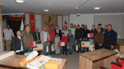 Dörtyol Belediyesi, işyeri önünü temiz tutan esnafları ödüllendiriyor. Belediye Başkanı