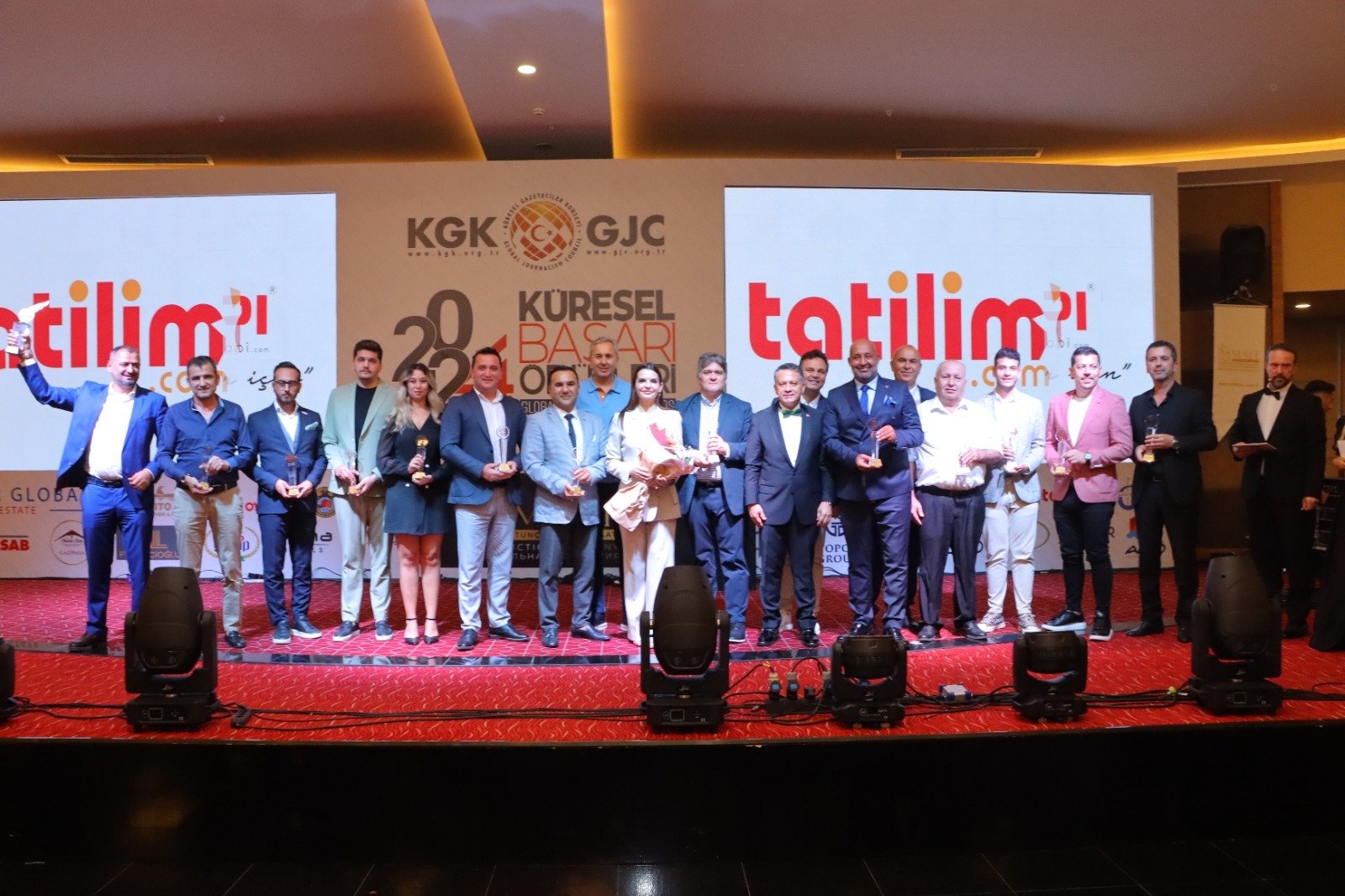 Küresel gazeteciler başarı ödülleri verildi