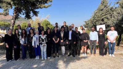 Hatay Mustafa Kemal Üniversitesi İletişim Fakültesi öğrencileri, özellikle kadın cinayetlerine