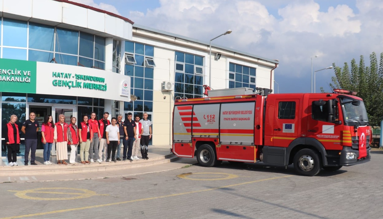 İskenderun’da gençlere yangın eğitimi