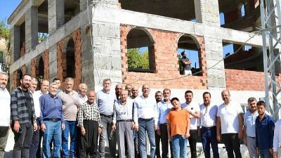 Antakya Belediye Başkanı İbrahim Naci Yapar, mahalle ziyaretleri kapsamında Antakya