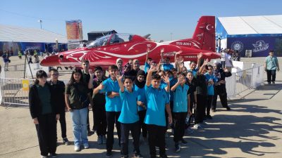 Hatay’da 6 Şubat 2023’teki depremlerden etkilenen öğrenciler, Adana’da düzenlenen Havacılık,