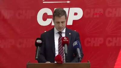 CHP Sözcüsü Deniz Yücel, CHP Genel Başkanı Özgür Özel’in başkanlığında