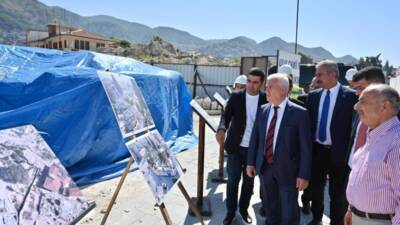 Bursa Büyükşehir Belediye Başkanı Mustafa Bozbey, CHP Genel Başkanı Özgür