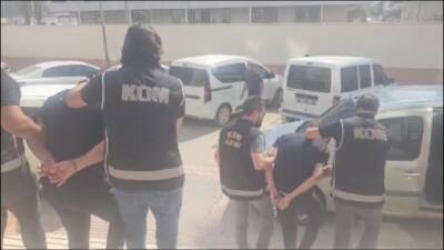 Hatay Emniyet Müdürlüğü ekipleri, aranan şahısları yakalamak için gerçekleştirdikleri çalışmalar