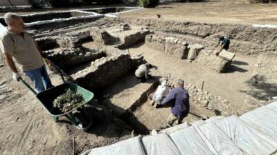 Hatay’da Roma Dönemi’nde inşa edilen Antakya Antik Hipodrom’un çevresinde yürütülen