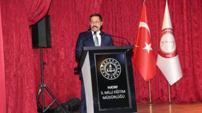 Hatay Valisi Mustafa Masatlı, İl Milli Eğitim Müdürlüğü tarafından düzenlenen