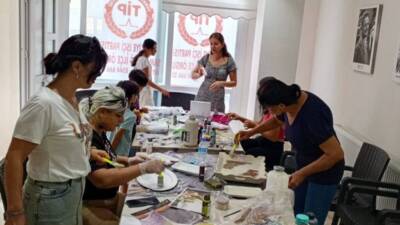 Hatay’ın Samandağ ilçesinde Türkiye İşçi Partisi (TİP) üyesi kadınlar, eski