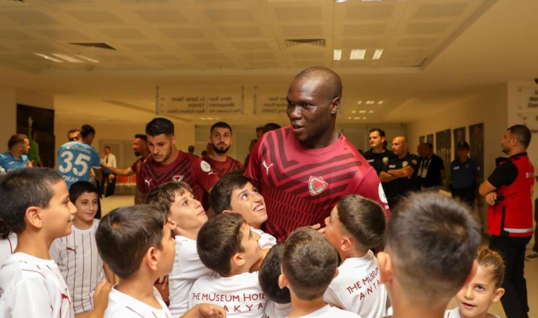 Miniklerin hayranı: Aboubakar