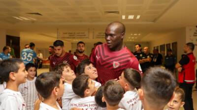 Hatayspor’da çıktığı 4 maçta henüz gol atamayan Aboubakar, Türkiye’de milyonlarca