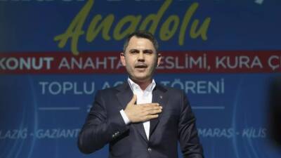 Çevre, Şehircilik ve İklim Değişikliği Bakanı Murat Kurum, deprem bölgesindeki