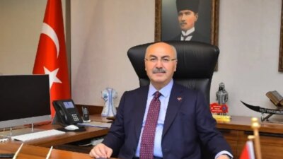 Adana gündemine dair yorumları ile dikkatleri çeken Burhan Kuzu izleyicilerin