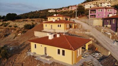 Hatay’ın Arsuz ilçesinde asrın felaketi sonrası inşa edilen köy evlerinin