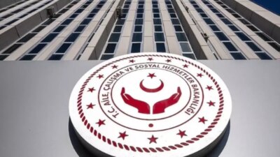 Cumhurbaşkanı Erdoğan’ın kabinede de değişiklik yapılabileceğini açıklaması gündem oldu. Böyle