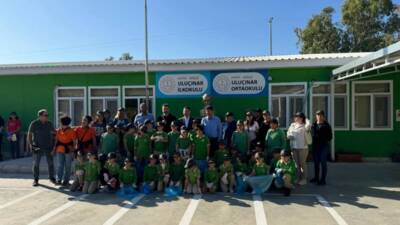 Arsuz’da çevre temizliği bilincini artırmayı amaçlayan etkinlikte, Miss Arsuz Gönüllüri