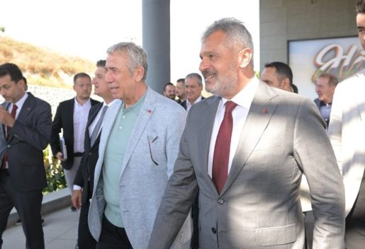 Öntürk ve ilçe başkanları Mansur Yavaş’ı ağırladı