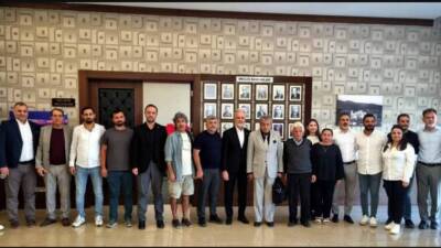 İskenderun’da düzenlenen konferansta deprem ve hukuki süreçler masaya yatırıldı.