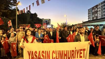 Hatay’ın Dörtyol ilçesinde, Cumhuriyet’in 101. yılı büyük bir coşkuyla kutlandı.