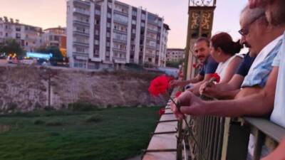 10 Ekim 2015’te Ankara’da düzenlenen barış mitingine IŞİD’in gerçekleştirdiği bombalı