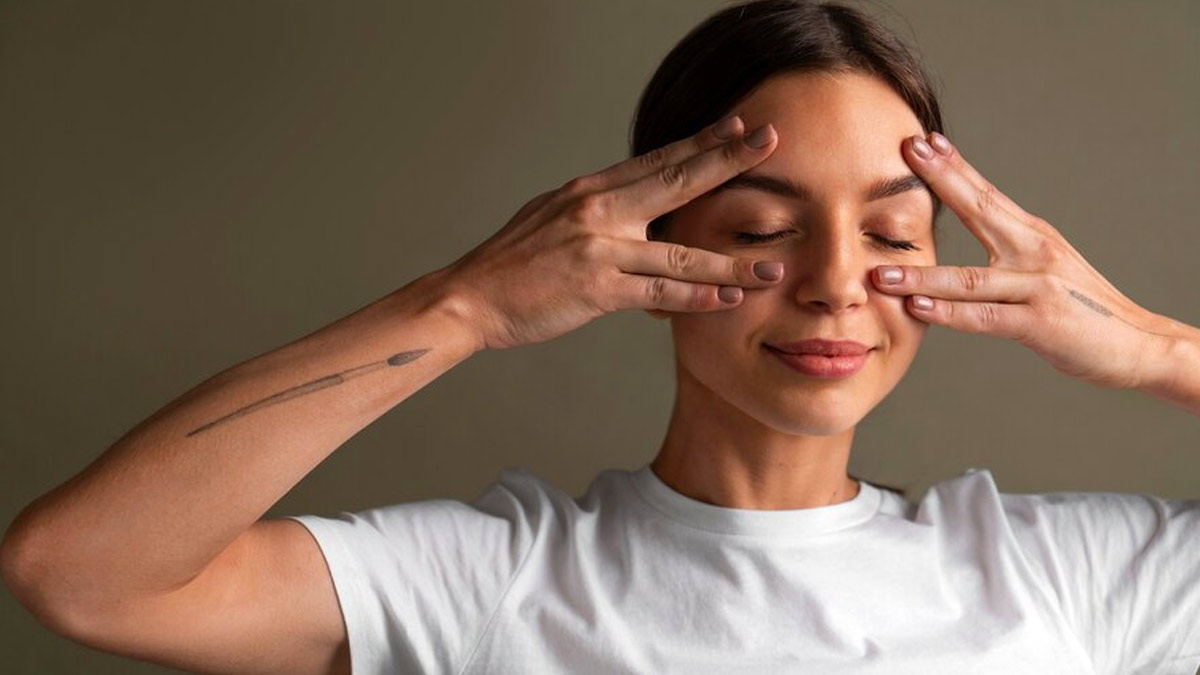 Bilgisayar Başında Uzun Süre Vakit Geçirenler İçin Göz Yogası