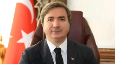 Hamza Aydoğdu, siyasetteki etkileyici duruşuyla dikkatleri üzerine çekiyor. Siyasi kariyeri,